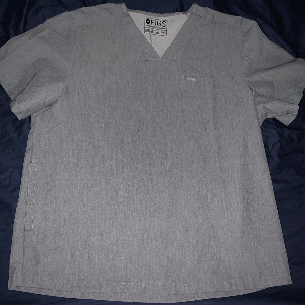 NWOT Men’s FIGS Scrub Top Graphite XXL